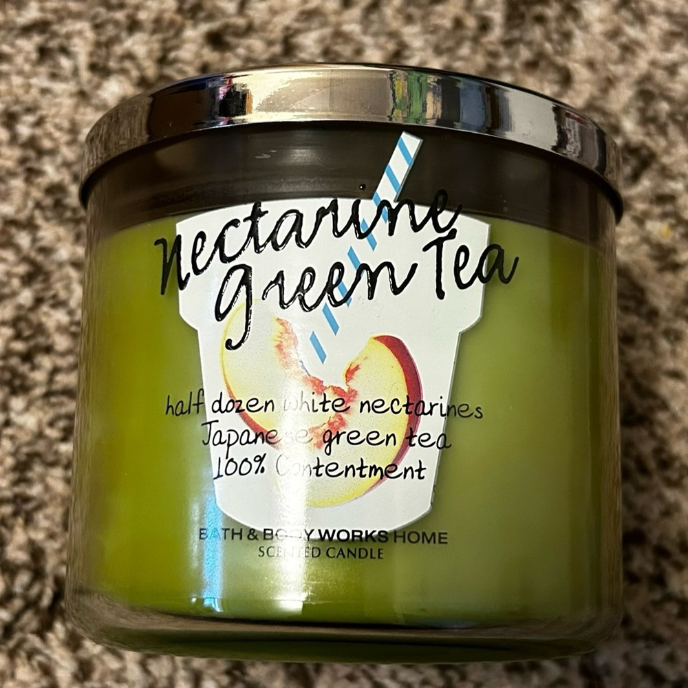 Summer sips Nectarine Green Tea 3 wick candle bath and body works